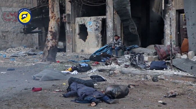 Beeld uit een video die de Syrische Burgerwacht (de zogenaamde 'Witte Helmen') gisteren vrijgaven.