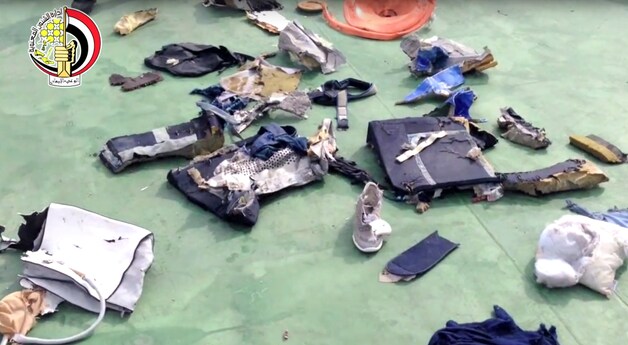 De persoonlijke spullen van de overleden slachtoffers van MS804.