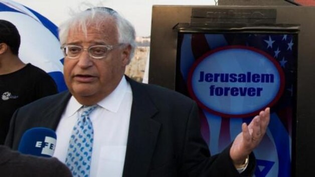 Friedman zei gisteren dat hij ernaar uit keek om aan zijn post te gaan beginnen vanuit de Amerikaanse ambassade in Israëls eeuwige hoofdstad Jeruzalem.