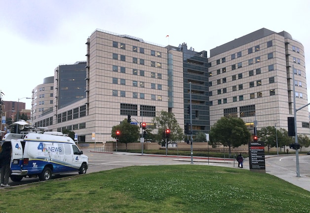 Fisher werd verzorgd in het Ronald Reagan UCLA Medical Center in Los Angeles.