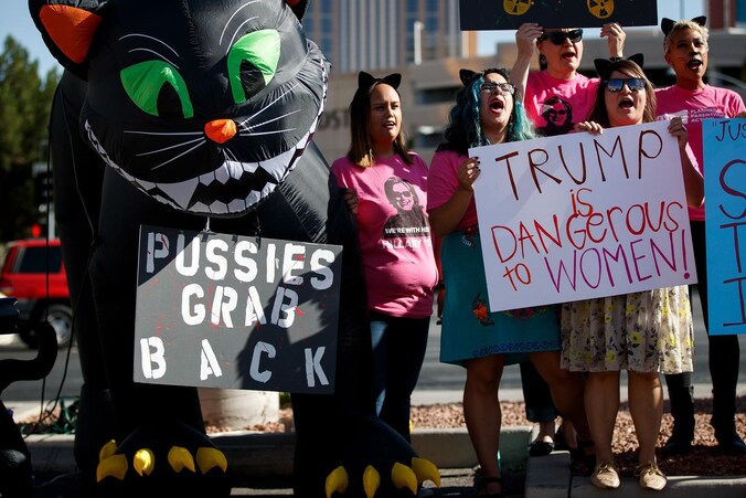 Aanhangers van Planned Parenthood demonstreren in Las Vegas tegen de verkiezing van Donald Trump.