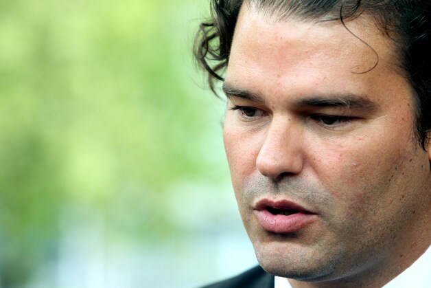 Alain Mathot, burgemeester van Seraing: "Ik schaam mij niet om het te zeggen, maar we hebben hier te maken met crapuul, met een oplichter."