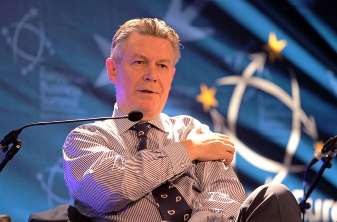 "De Commissie zegt niet dat het systeem van loonindexering moet verdwijnen. Wel dat er een probleem is dat moet aangepakt worden", aldus De Gucht.