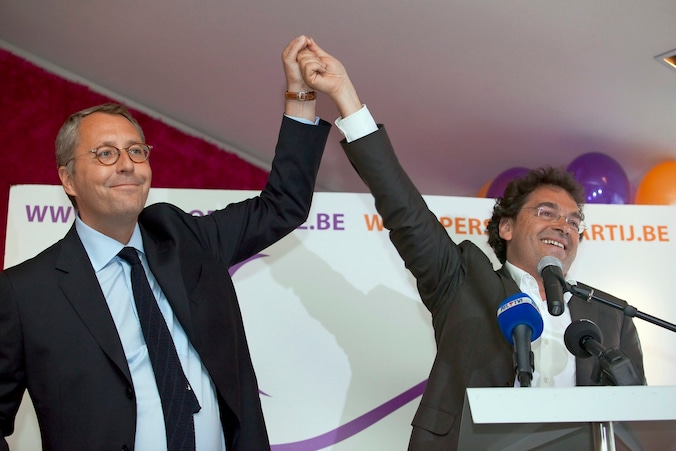 Na de federale verkiezingen, toen alles nog koek en ei was tussen Aernoudt en Modrikamen (l).