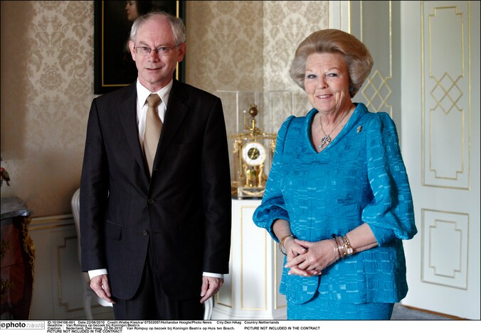 Het is nu aan koningin Beatrix om richting te geven aan de formatie