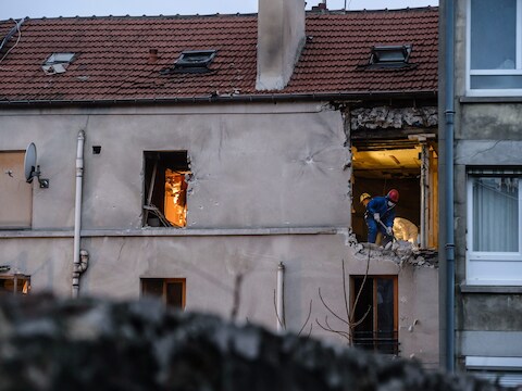 Het appartement in Saint-Denis waar Abdelhamid Abaaoud bij een hevig vuurgevecht om het leven kwam.
