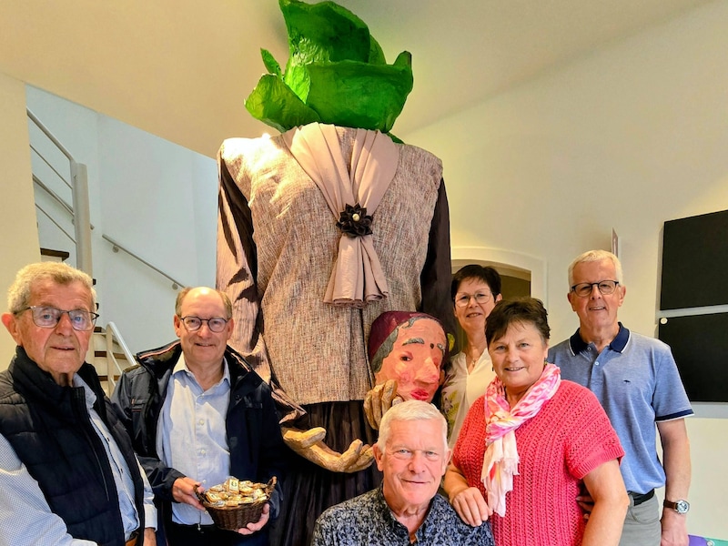 Eeklo heeft nieuwe reuzin die stadslegende vertelt: “Vroeger lieten mensen hier hun hoofd herbakken”