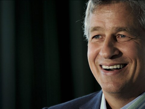 Dimon relativeert het verlies van 1,5 miljard euro door een gebrekkige controle op de tradingactiviteiten.