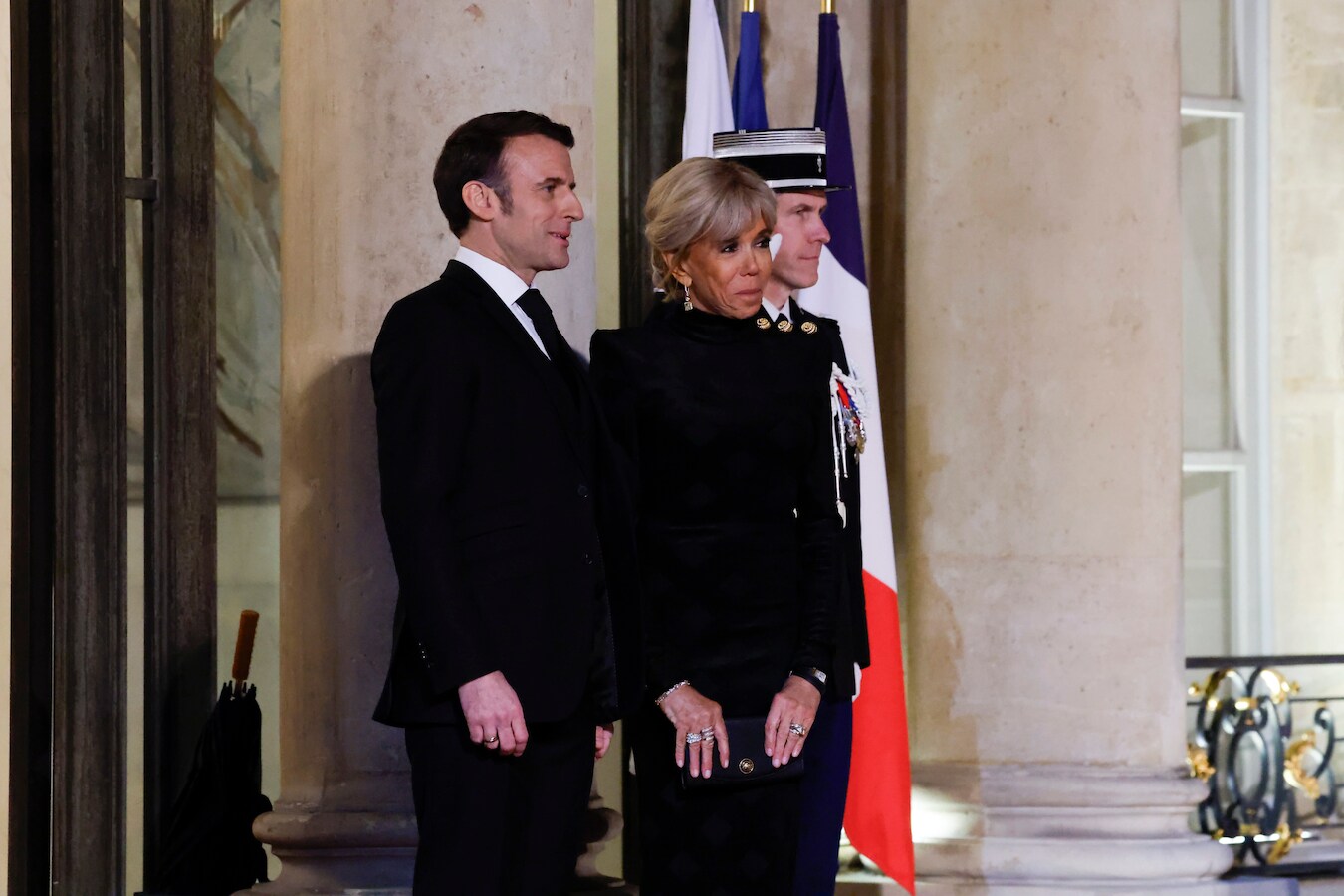Stiefdochter van Macron nog steeds ‘gepijnigd’ door ‘verboden liefde ...