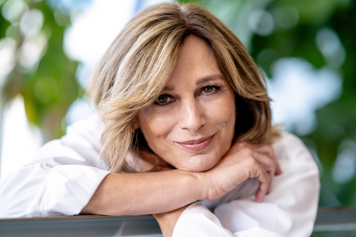 Birgit Van Mol: “Elke nieuwe dag met mijn man blijft een geschenk. Daarom  blijft niets tussen ons onuitgesproken” | Showbizz | HLN.be