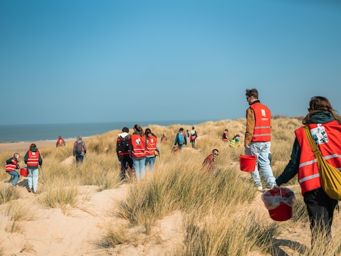 Eneco Clean Beach Cup archiefbeeld