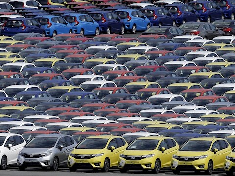 Honda's in de haven van Yokohama zijn klaar voor verscheping naar het buitenland.