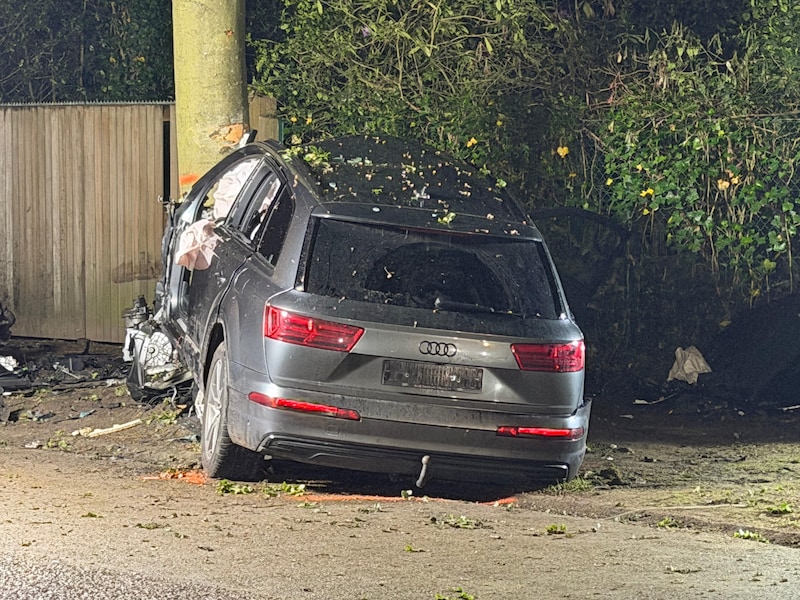 Met een Audi Q7 crashten Martin (16) en vier andere tieners tegen een boom in Brasschaat. Nu blijkt dat niet enkel de 17-jarige jongen achter het stuur zat. De wagen was bovendien van niemand van de inzittenden.