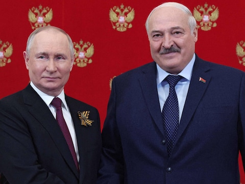 De Russische president Vladimir Poetin en zijn Wit-Russische ambtgenoot Aleksandr Loekasjenko. 