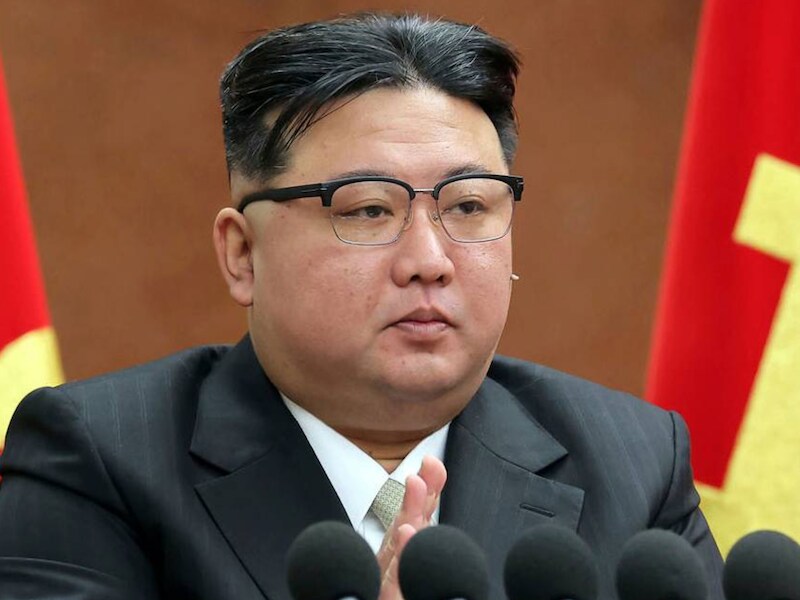 Noord-Koreaanse leider Kim Jong Un tijdens een plenaire eindejaarsbijeenkomst van de regerende Arbeiderspartij in Pyongyang, Noord-Korea.