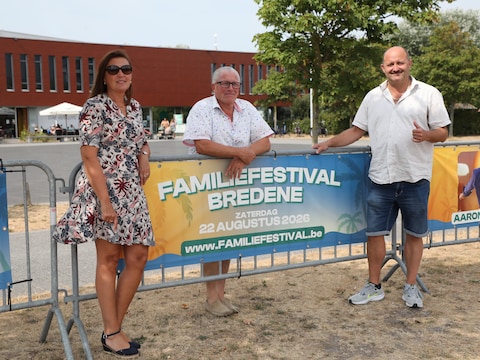 Organisator Willy Van Craen (midden) laat weten dat het Familiefestival in Bredene niet doorgaat. 