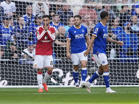 LIVE. Bijna raak voor Senne Lammens en Youri Tielemans: Bruno Fernandes treft de lat