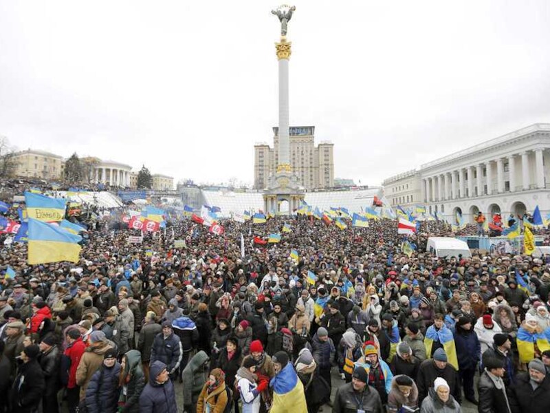 Het Onafhankelijkheidsplein in Kiev staat nu nog vol met demonstranten. Als het aan het stadsbestuur ligt, maken die plaats voor een ijsbaan.