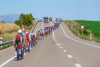 Niemand krijgt voorlopig de vrijgeleide van het peloton, krijgen we straks vuurwerk tussen de klassemenstmannen?