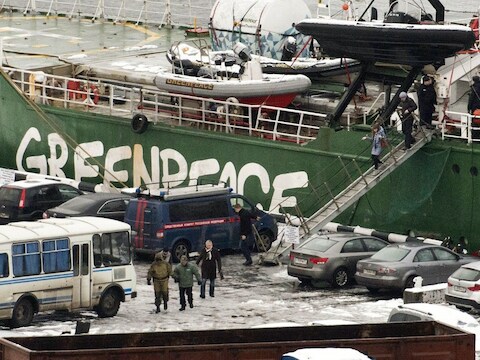 De Arctic Sunrise in Moermansk.
