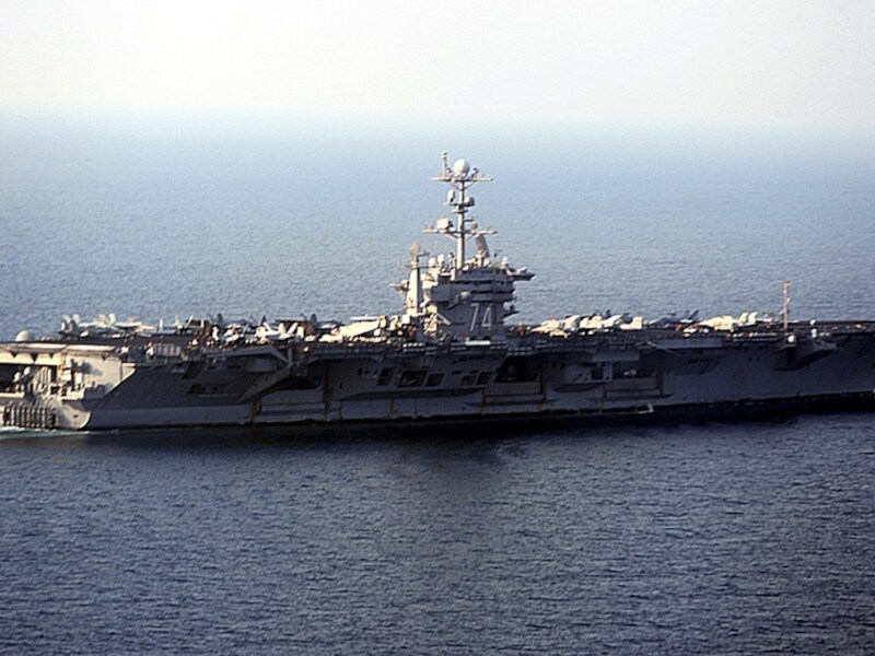 Het vliegdekschip John C. Stennis bevond zich vorige week een tijd in het zeegebied waar Iran de afgelopen dagen grootschalige militaire manoeuvres hield.
