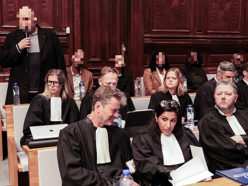 Van de zes beschuldigden pleit enkel Rennlhij Manuela (links) zelf schuldig. De rest vraagt de vrijspraak.