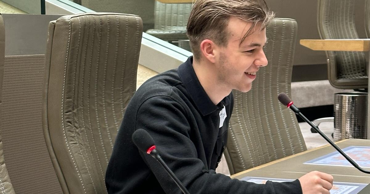 Nick Rombouts (18) volgt stage bij Tine Van der Vloet en besluit zich ...