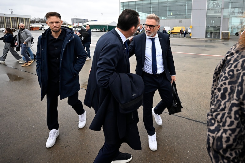 Fink conversando con De Condé. 