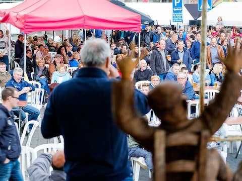 De Zotskap vormt ook dit jaar opnieuw het hoogtepunt van de Zotsfeesten in Teralfene. Om 19.30 uur kunnen bezoekers bieden op het unieke beeld van 2026.