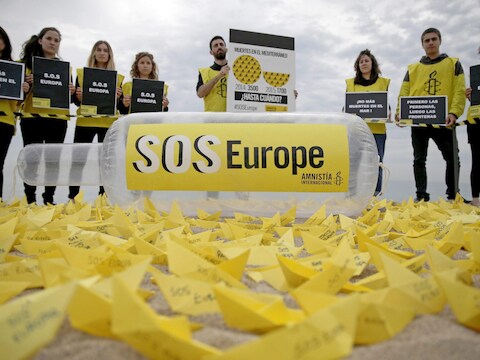 Actie van Amnesty International in Spanje naar aanleiding van de vluchtelingencrisis in de Middellandse Zee.