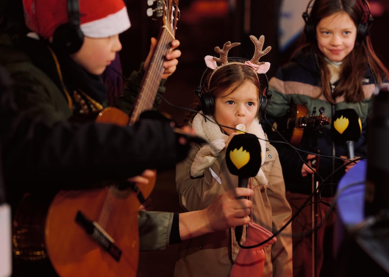 Felix, Florine en Amélie vertelden nog eens in de studio hoe ze hun talent aan de voordeuren van Lummen toonden.