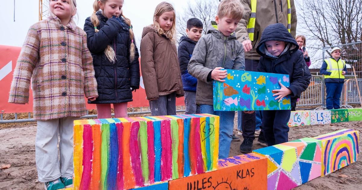 GO! Basisschool Kiliaan legt eerste steen van nieuwe schoolcampus: “Het atrium vormt het kloppend ha