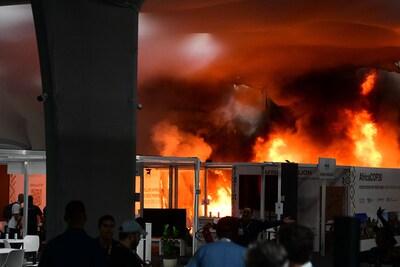 Dertien mensen behandeld na brand bij klimaattop in Brazilië: magnetron mogelijk oorzaak vlammenee