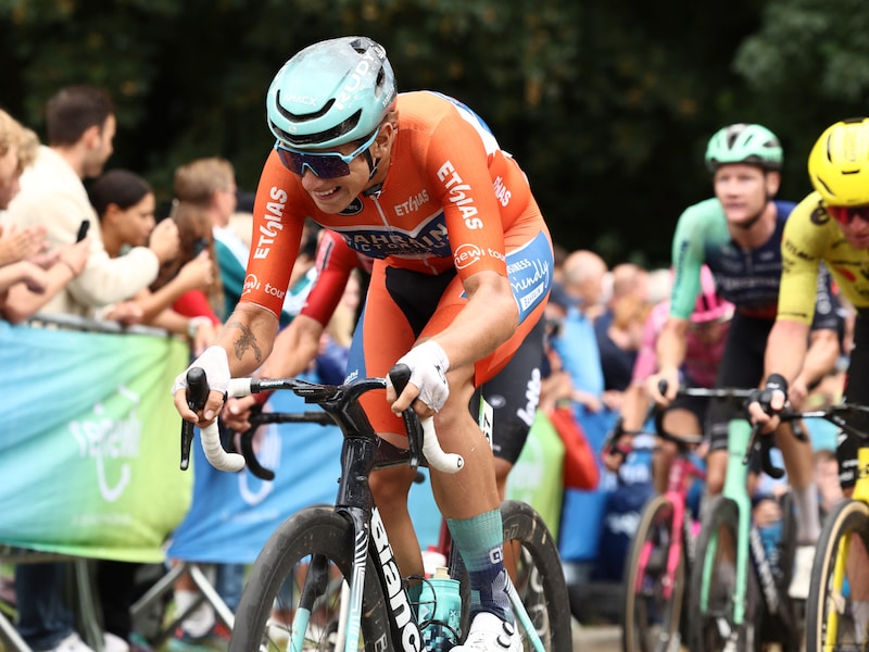 Vlad Van Mechelen herstelt van val in Renewi Tour: “Door de klap waren de bloedvaten in zijn longen gescheurd”
