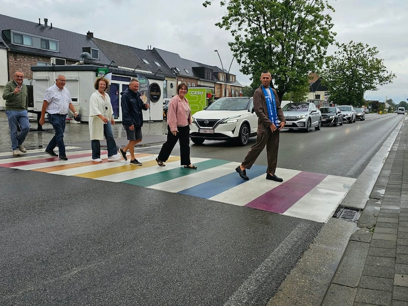 Berlaar huldigt regenboogzebrapad in: “Een duidelijk signaal dat iedereen hier welkom is”