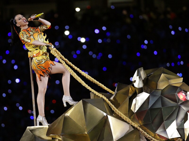 Katy Perry tijdens haar optreden bij de Super Bowl.