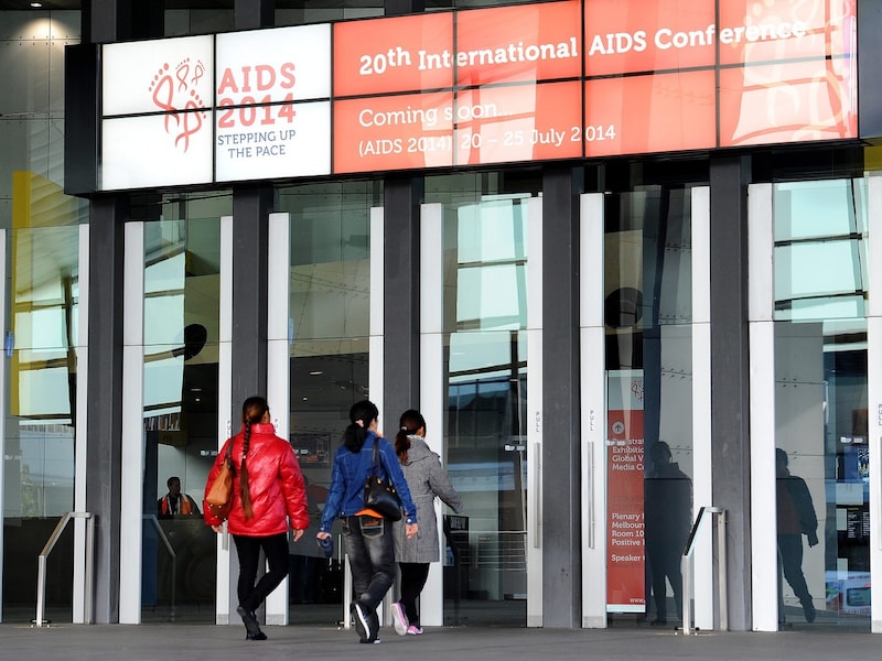 De aids-conferentie in Melbourne waar Lange naar onderweg was.