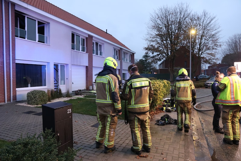 De brandweer kon dankzij het snelle optreden de benedenverdieping vrijwaren