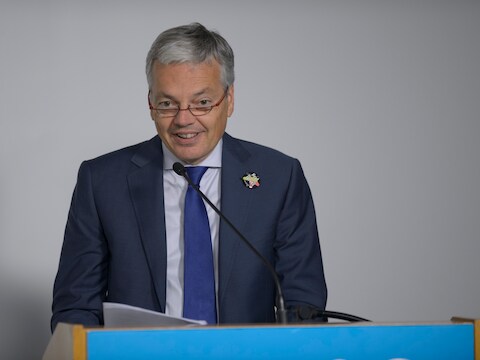 Reynders roept de strijdende partijen in Syrië op de burgers voldoende toegang tot de gezondheidszorg te verlenen.