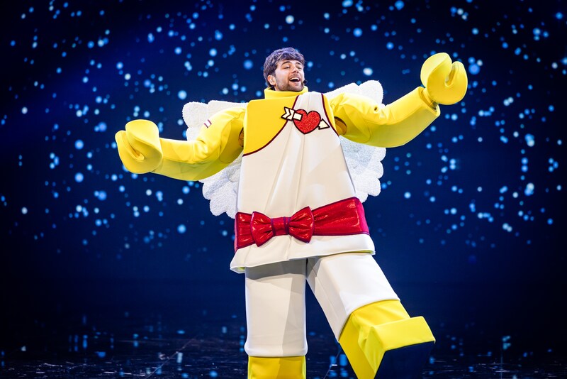 Cupido schiet niet raak en moet ‘The Masked Singer’ verlaten: “Een van ...