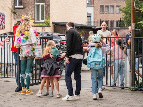 1 op de 5 ouders neemt vrijaf voor eerste schooldag: mag je baas dat zomaar weigeren?
