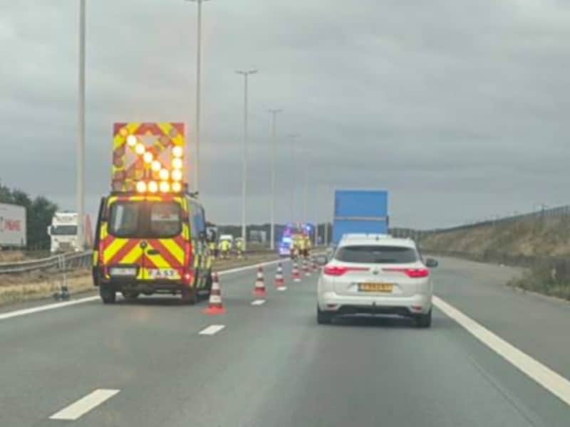 Linkerrijstrook versperd na ongeval op E19 in Brecht: bestuurder raakt lichtgewond