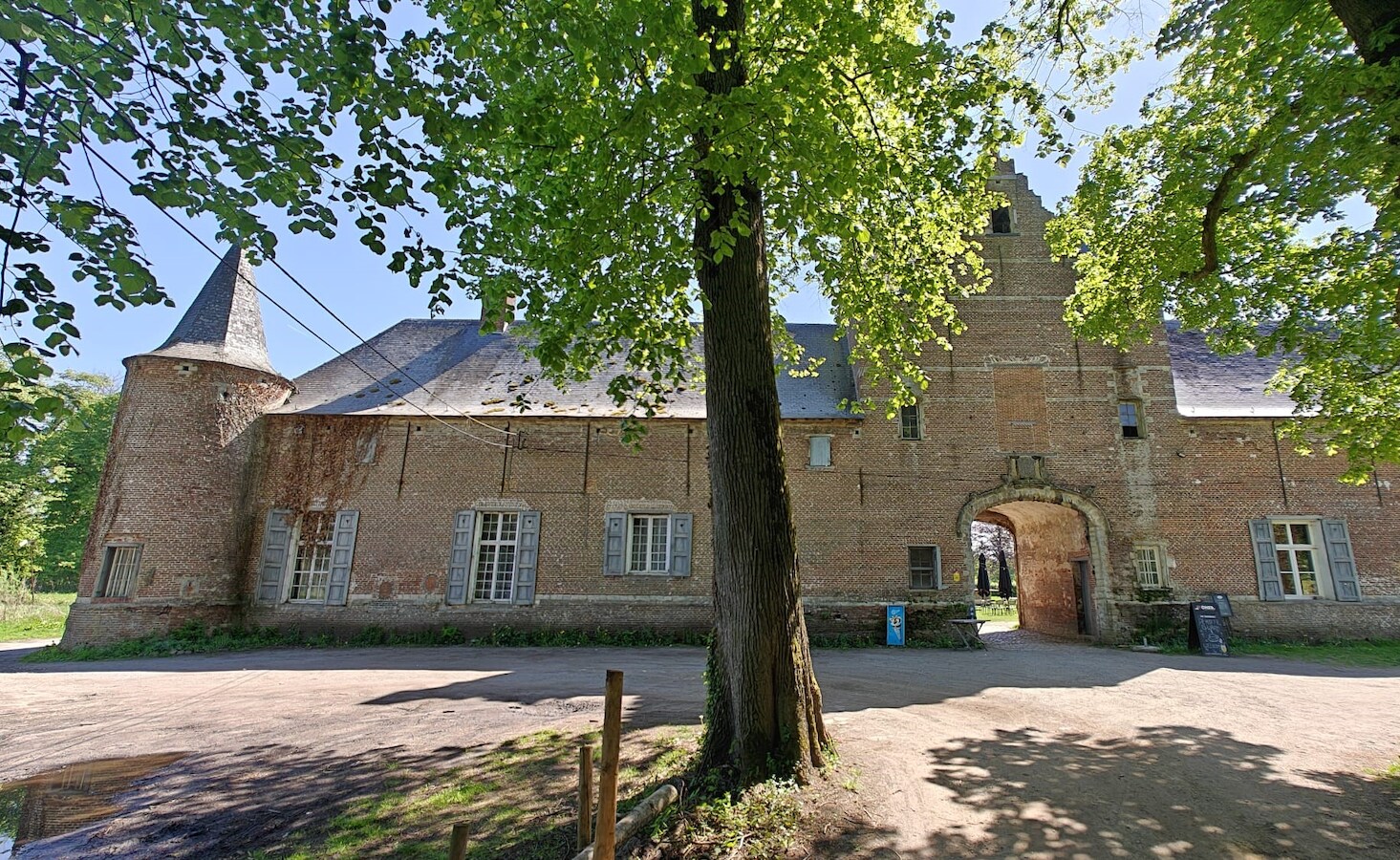 Stapvoets door het verleden van Grobbendonk tijdens de Archeologiedagen ...