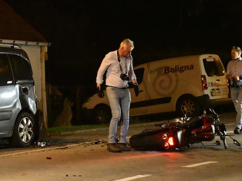 Achtervolging eindigt met dodelijke klap: motorrijder (45) verongelukt na  botsing tegen auto in Loker | Regio | HLN.be