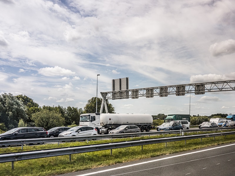 Het ongeval zorgt voor heel wat file op de E17 in Gent.