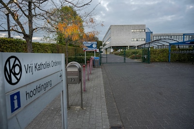 Non-binaire schooldirecteur in Opwijk wil liever niet meneer of mevrouw genoemd worden: “Het kwetst als leerlingen me ‘meneer’ noemen, maar ik neem hen niets kwalijk”