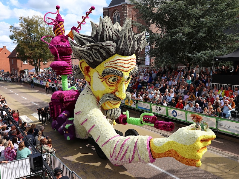 Bouwtenten Bloemencorso Loenhout openen zondag voor publiek: “Hier zie je hoeveel werk achter één corsowagen zit”