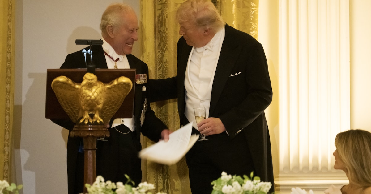 Koning Charles neemt Trump op de korrel tijdens staatsbanket: “Zonder ...