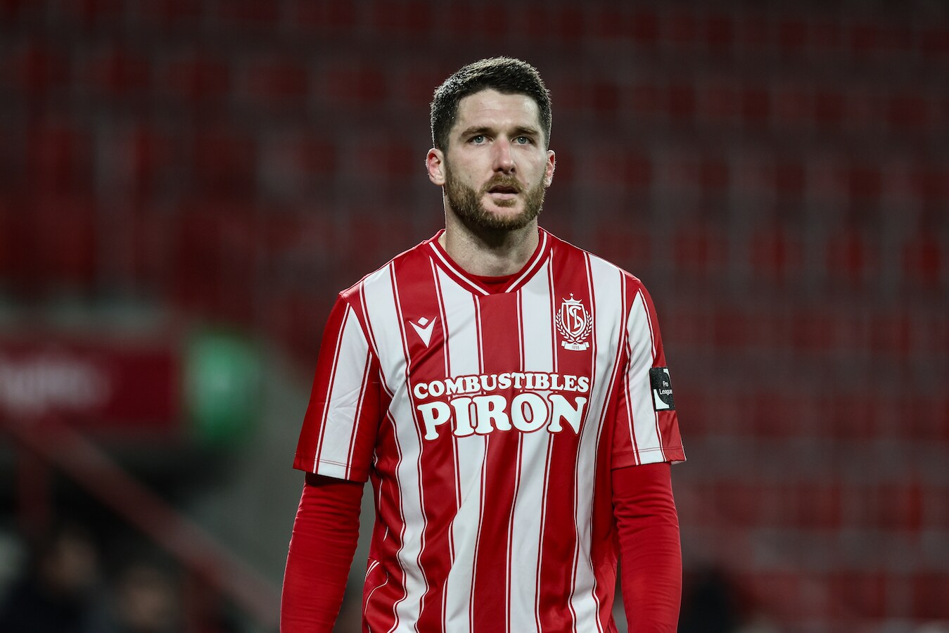 Kijk Nu Hang Je De Stoere Uit Standard Spits Henry In De Clinch Met