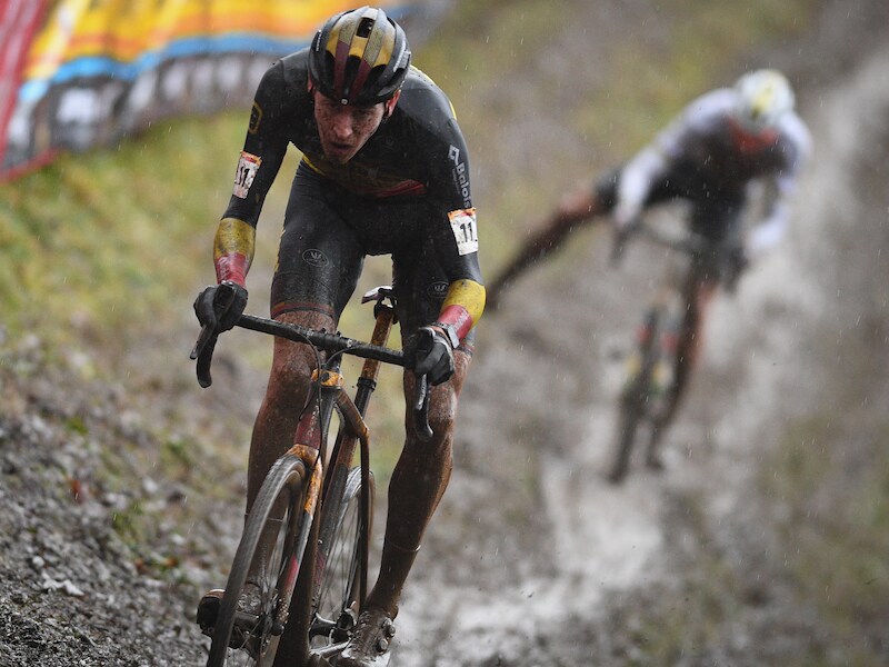 KOERS KORT. Aerts houdt gebroken rib over aan val in Namen en is onzeker voor Zolder